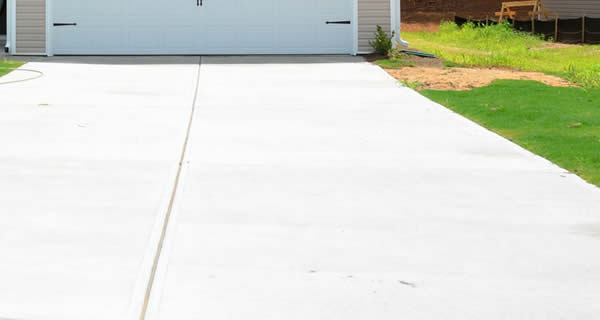 New England Softwash Concrete Cleaning Services in Northeast Massachusetts and Southeast New Hampshire